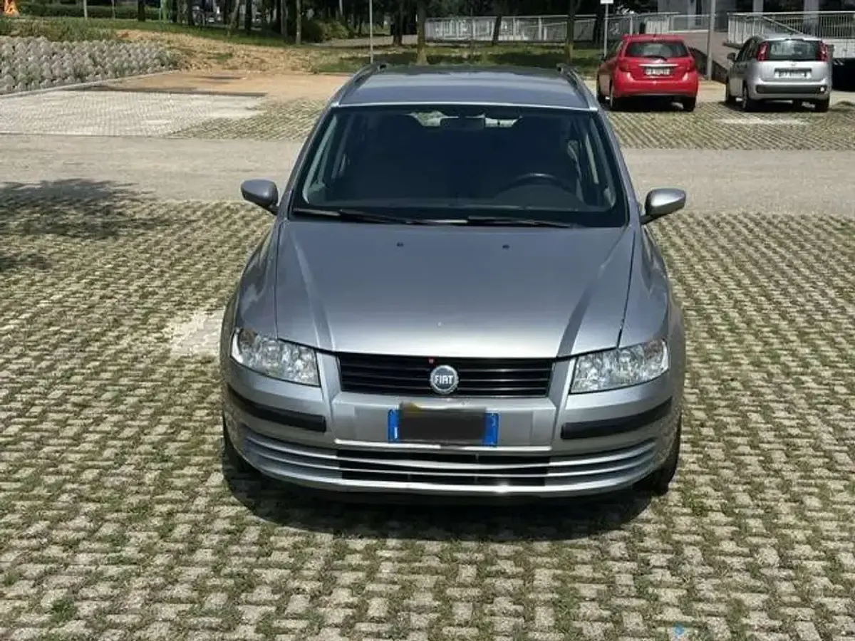 Usata Fiat Stilo 103 CV (75 kW) 2006 Argento Station wagon