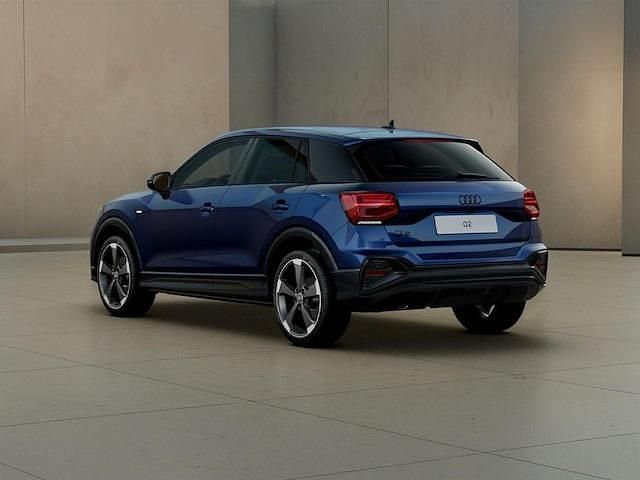 Nuova Audi Q2 Ambiente 150 CV (110 kW) 2025 Blu navarra metallizzato SUV