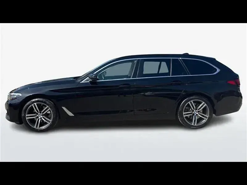 Usata BMW 520 Efficient Dynamics 190 CV (139 kW) 2024 Nero Station wagon