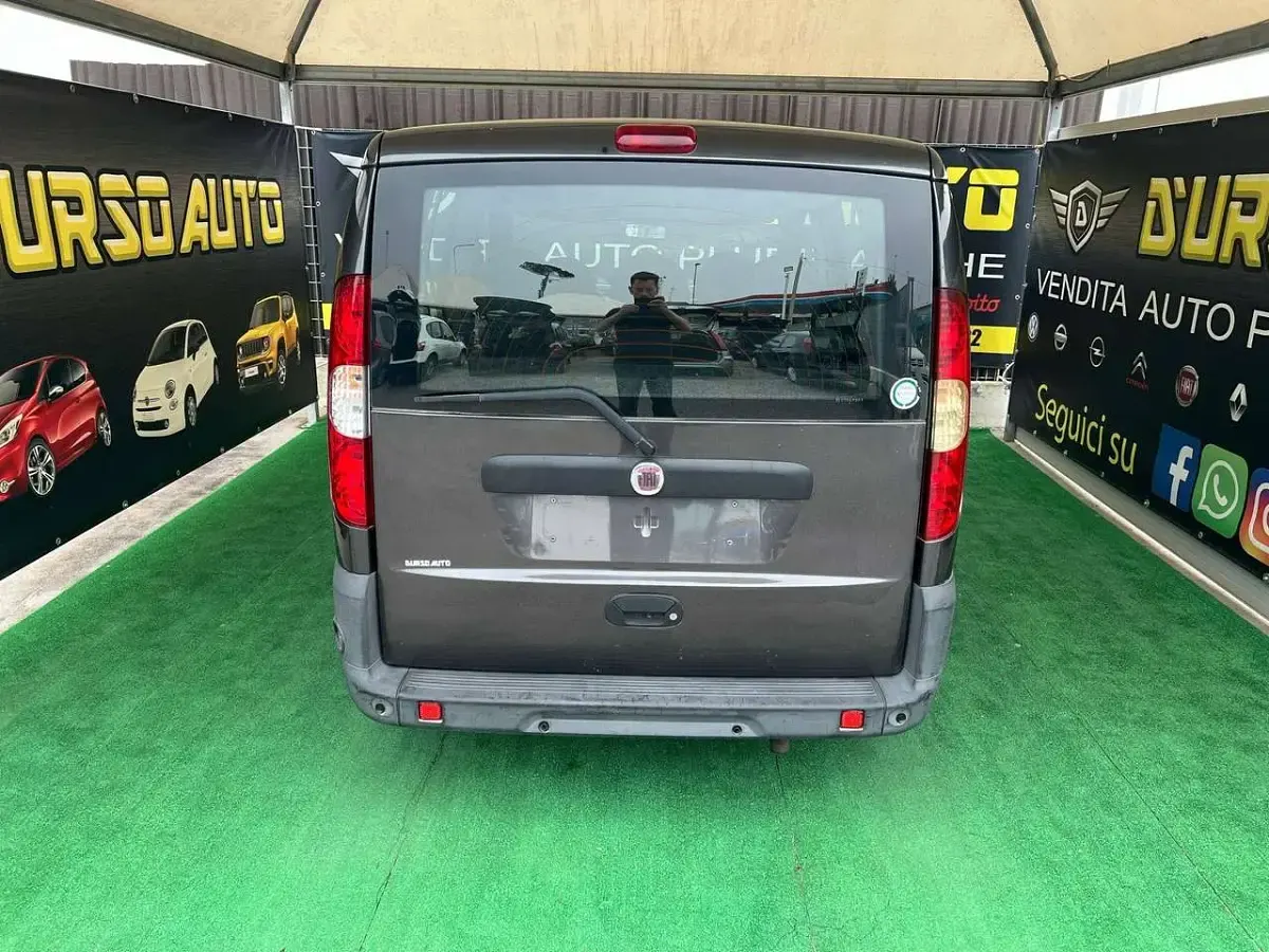 Usata Fiat Doblò Active 103 CV (75 kW) 2008 Grigio Monovolume