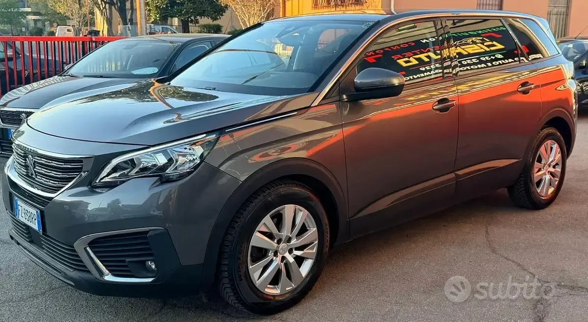 Usata Peugeot 5008 Allure 131 CV (96 kW) 2019 Grigio SUV