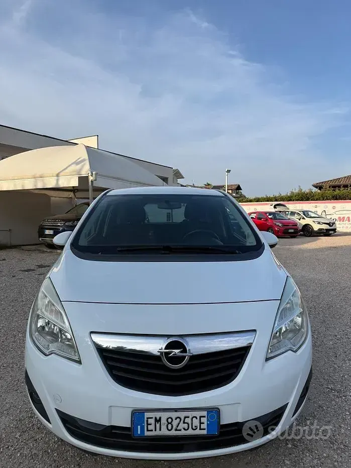 Usata Opel Meriva Cosmo 110 CV (80 kW) 2012 Bianco Monovolume