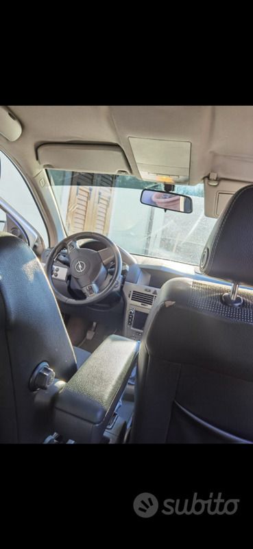 Grigio Usata 2006 Opel Astra Coupé | 800 € (Super prezzo) - Immagine 1/4