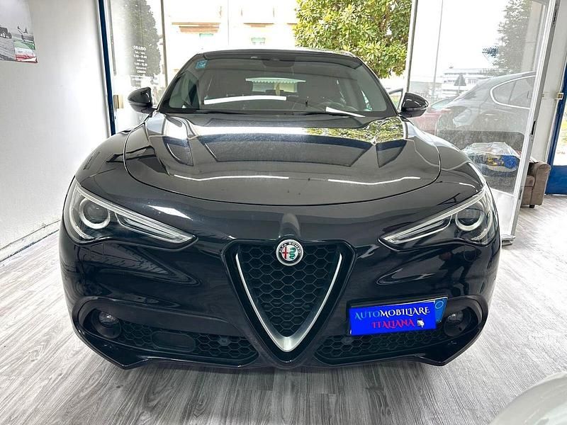 Usata Alfa Romeo Stelvio Super 180 CV (132 kW) 2017 Nero SUV