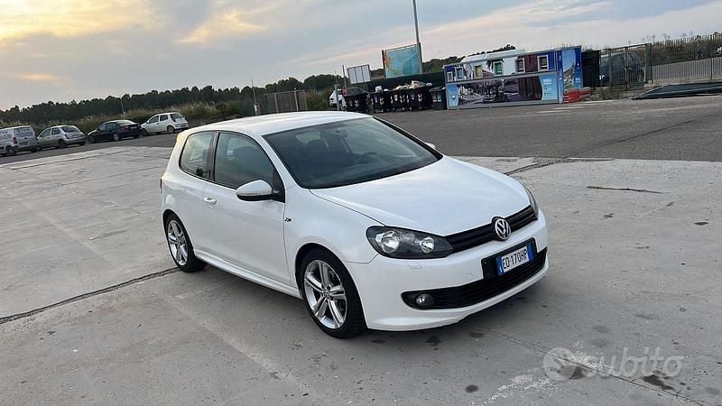 Usata VW Golf VI R-line 122 CV (89 kW) 2010 Utilitaria