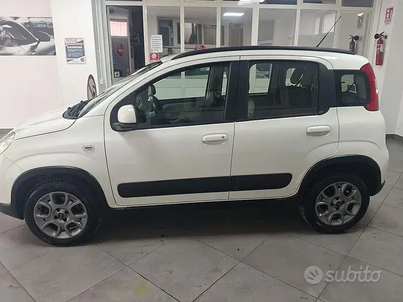 Usata Fiat Panda 4x4 S 86 CV (63 kW) 2013 Bianco Utilitaria