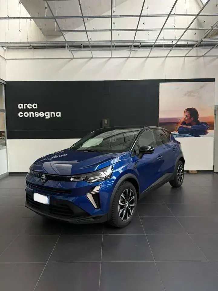 Usata Renault Captur Techno 101 CV (74 kW) 2025 Blu iron SUV