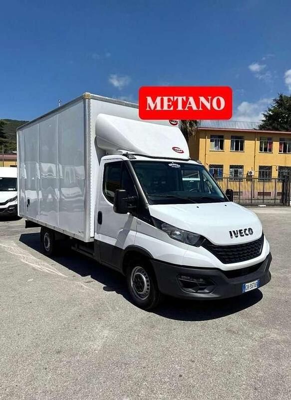 Bianco Usata 2021 Iveco Daily Due volumi | 15.500 € (Ottimo prezzo) - Immagine 1/4