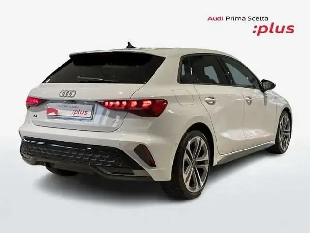 Usata Audi A3 S-Line 150 CV (110 kW) 2025 Bianco Berlina