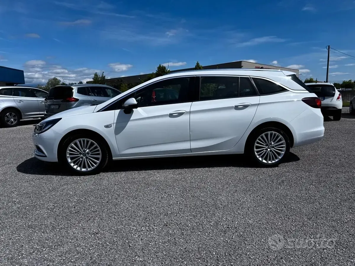 Usata Opel Astra Dynamic 110 CV (80 kW) 2018 Bianco Station wagon