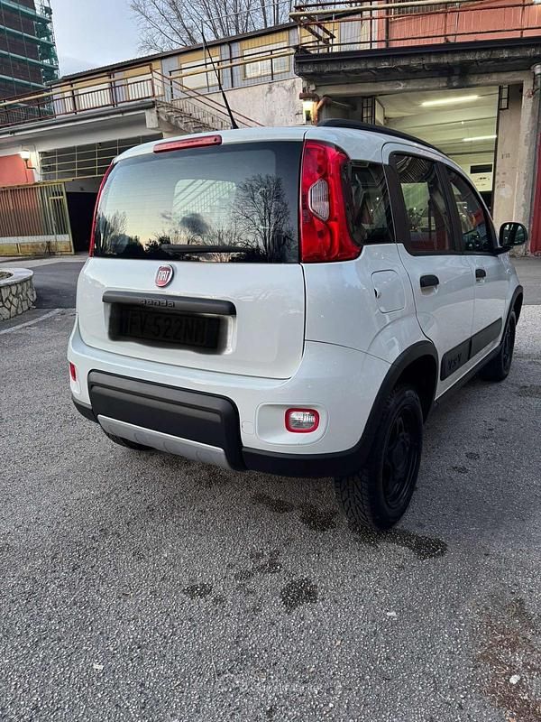 Usata Fiat Panda 4x4 84 CV (61 kW) 2019 Bianco Utilitaria