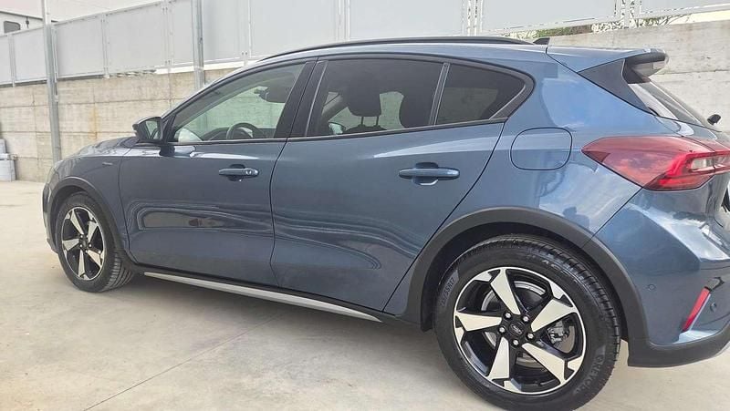 Usata Ford Focus Active 155 CV (114 kW) 2023 Blu/azzurro Berlina