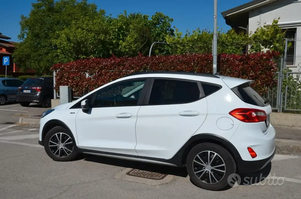 Second-hand Ford Fiesta Active 86 CP (63 kW) 2019 Alb Hatchback
