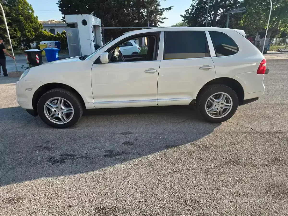 Usata Porsche Cayenne 239 CV (175 kW) 2010 Bianco SUV