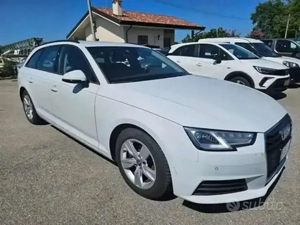 Begagnad Audi A4 Business 150 HK (110 kW) 2018 Vit Kombi