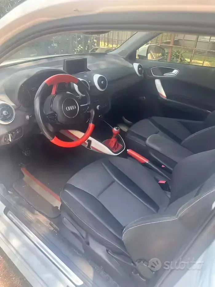 Usata Audi A1 90 CV (66 kW) 2012 Bluazzurro Utilitaria