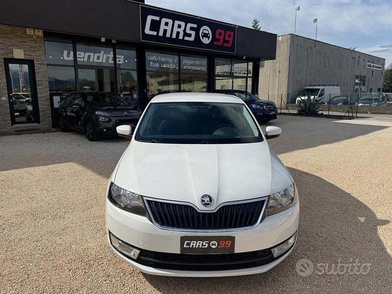 Usata Skoda Rapid Elegance 105 CV (77 kW) 2014 Bianco Utilitaria