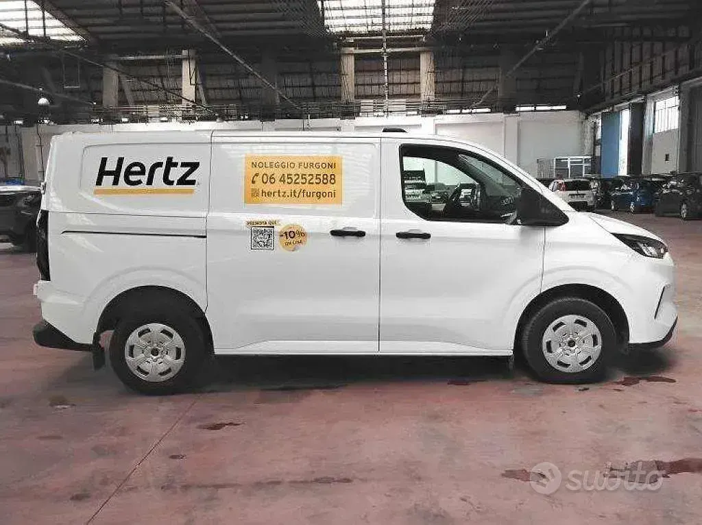 Usata Ford Transit Custom Trend 136 CV (100 kW) 2024 Frozen white Furgone