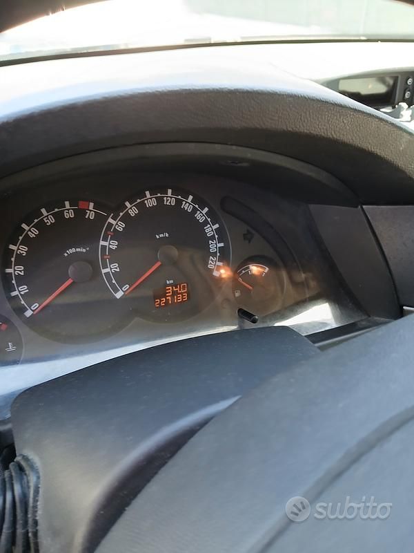 Usata Opel Meriva 90 CV (66 kW) 2010 Nero Monovolume