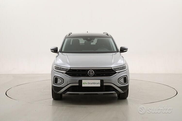Usata VW T-Roc Life 116 CV (85 kW) 2024 Grigio SUV