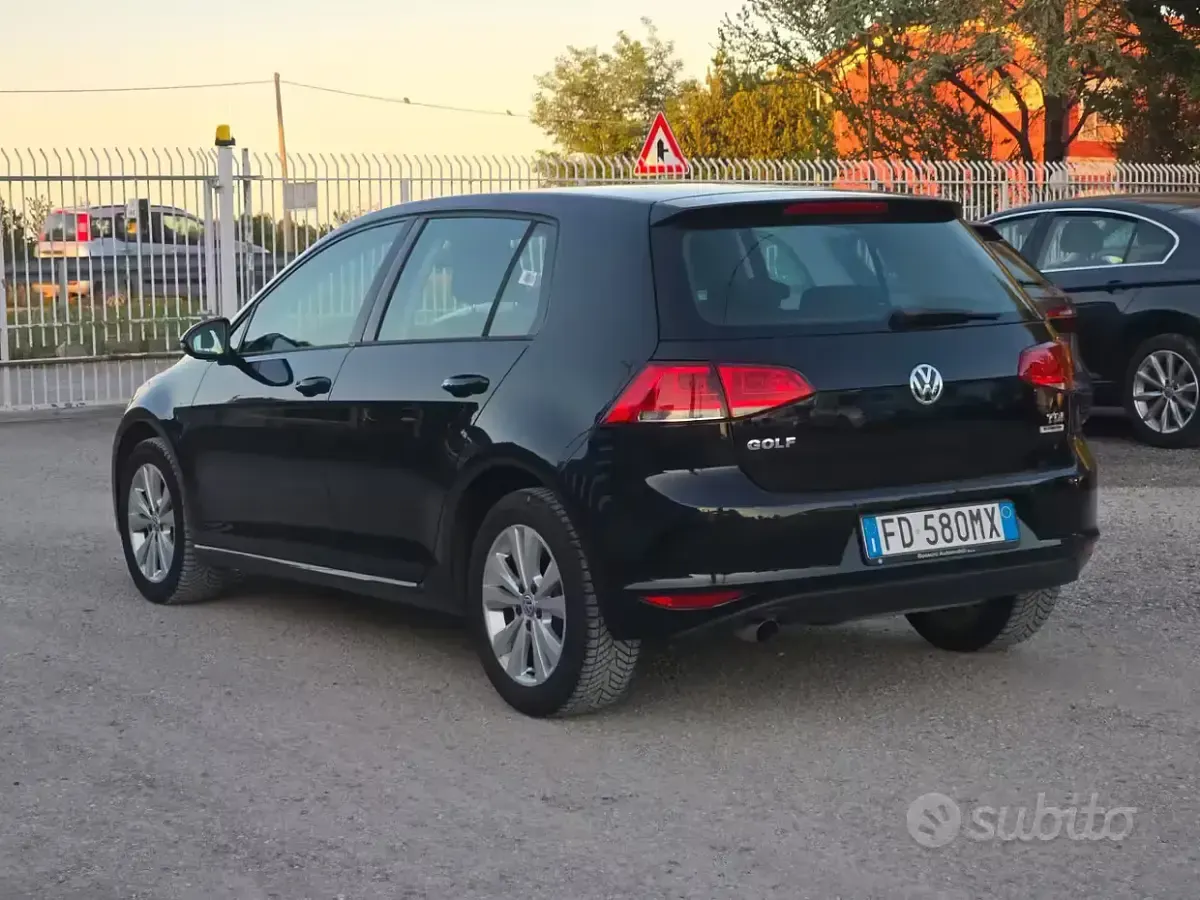 Usata VW Golf VII Comfortline 110 CV (80 kW) 2016 Nero Berlina