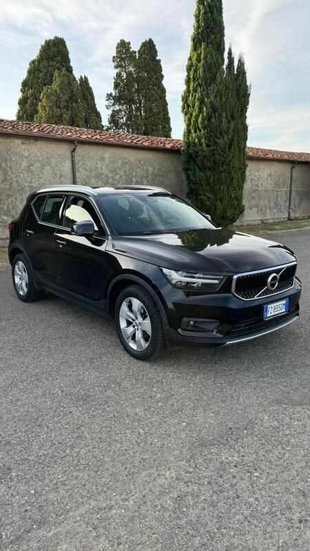 Usata Volvo XC40 Momentum 150 CV (110 kW) 2020 Nero SUV