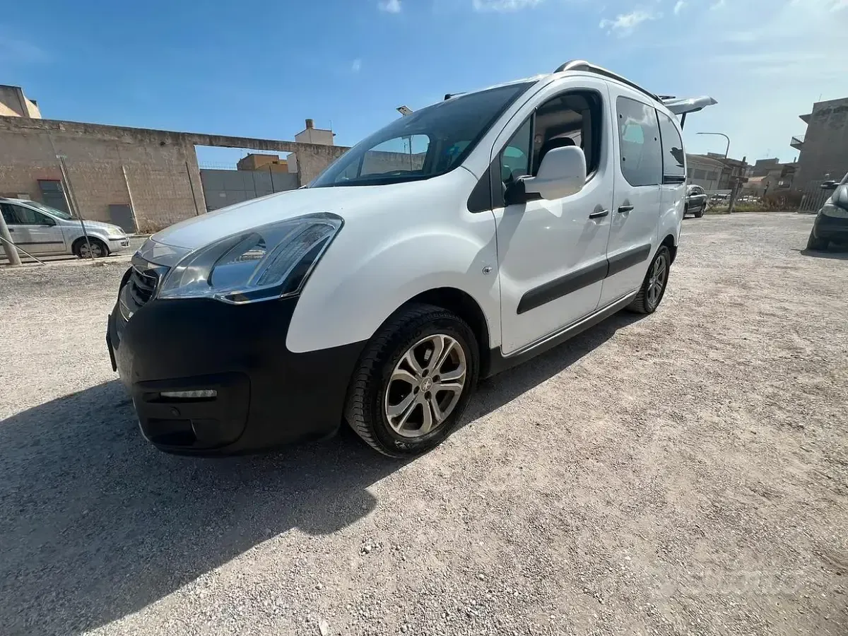 Usata Peugeot Partner 92 CV (67 kW) 2016 Bianco Monovolume