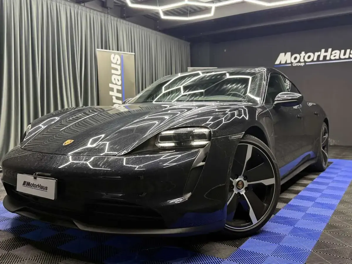 Usata Porsche Taycan Performance Package 119 kW (163 CV) 2021 Nero Berlina
