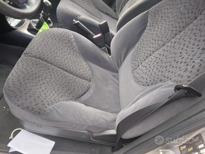 Usata Rover 25 103 CV (75 kW) 2000 Utilitaria