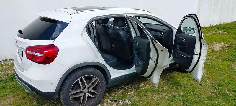 Usata Mercedes GLA220 177 CV (130 kW) 2016 Bianco SUV