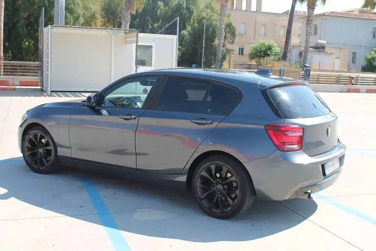 Usata BMW 118 Efficient Dynamics 143 CV (105 kW) 2014 Grigio Utilitaria