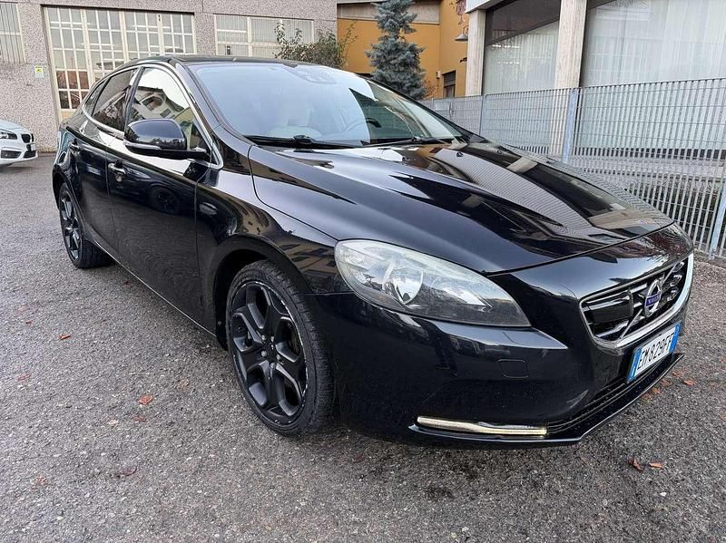 Nero Usata 2012 Volvo V40 Summum Tre volumi | 5300 € (Super prezzo) - Immagine 1/4