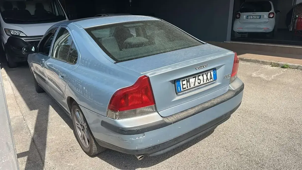 Usata Volvo S60 140 CV (102 kW) 2001 Berlina