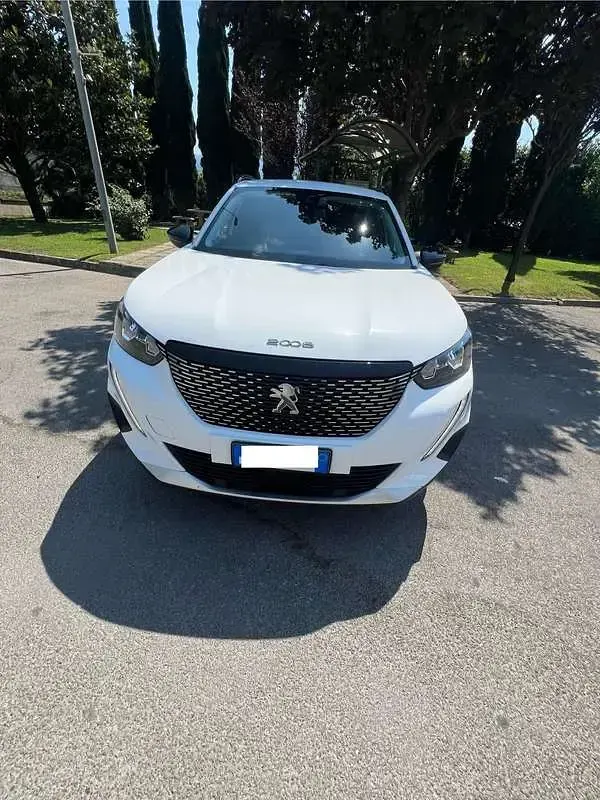 Usata Peugeot 2008 Allure 131 CV (96 kW) 2022 SUV