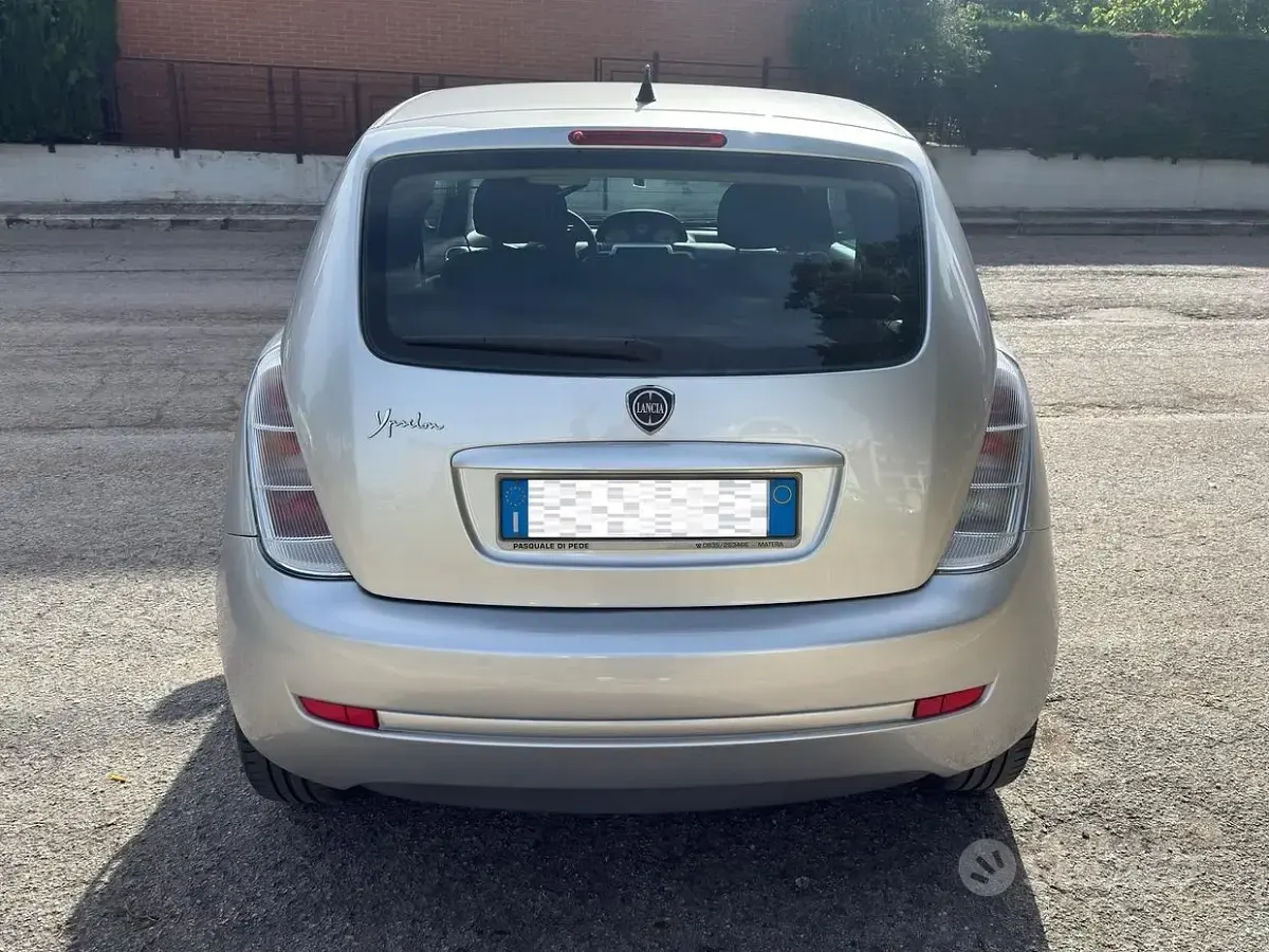 Usata Lancia Ypsilon 60 CV (44 kW) 2009 Grigio Utilitaria