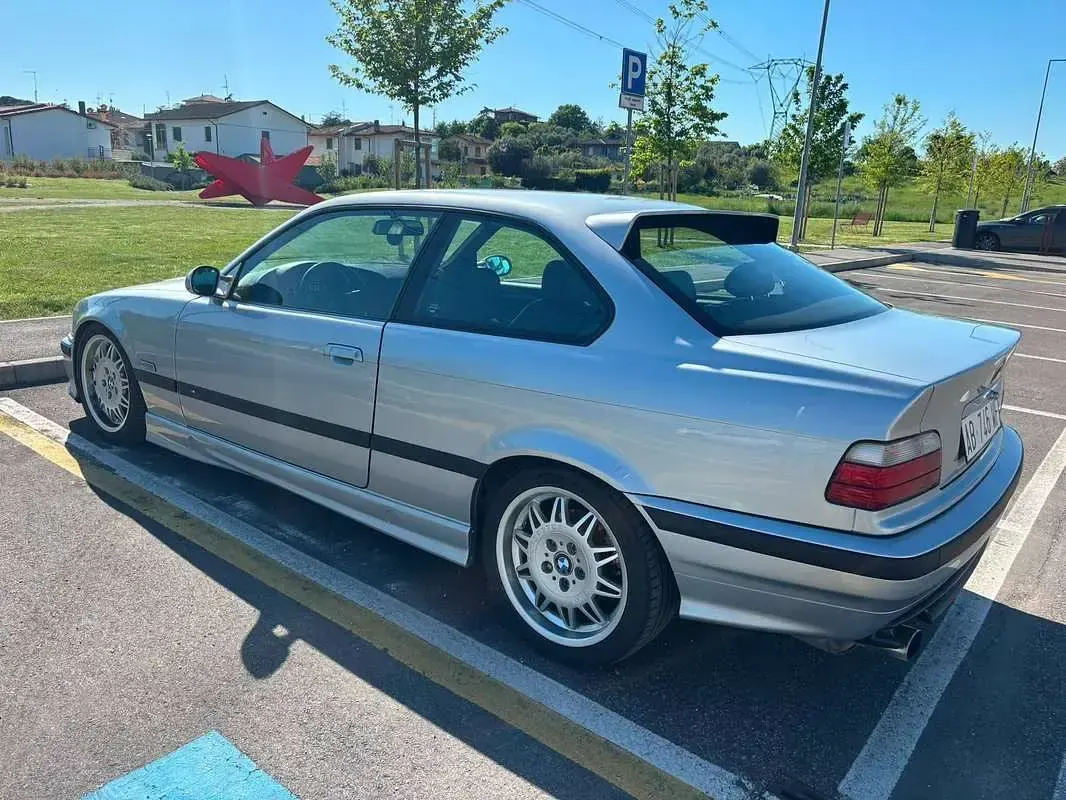 Usata BMW 318 140 CV (102 kW) 1994 Argento Coupé