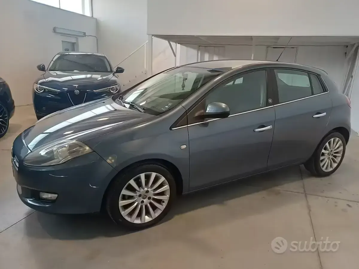 Usata Fiat Bravo Emotion 105 CV (77 kW) 2011 Blu Utilitaria