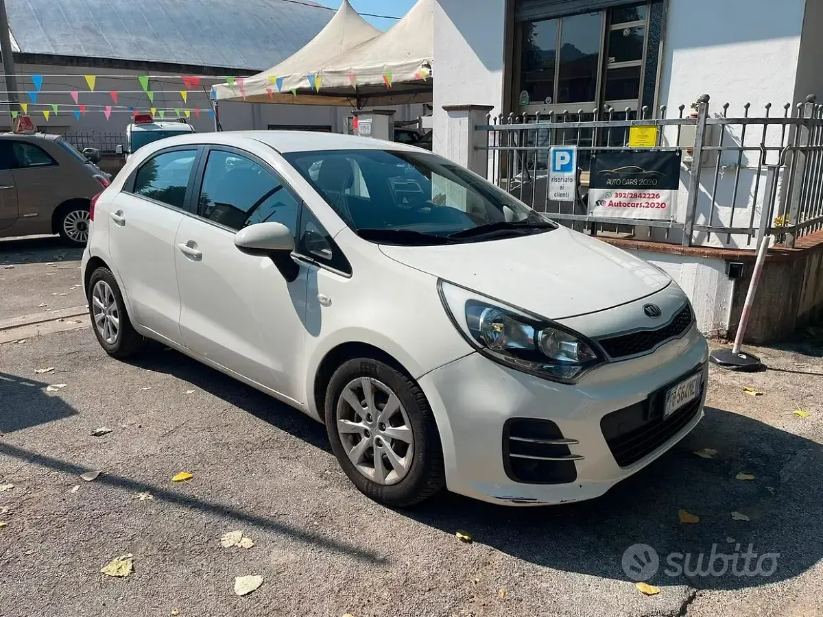 Usata Kia Rio 75 CV (55 kW) 2016 Bianco Utilitaria