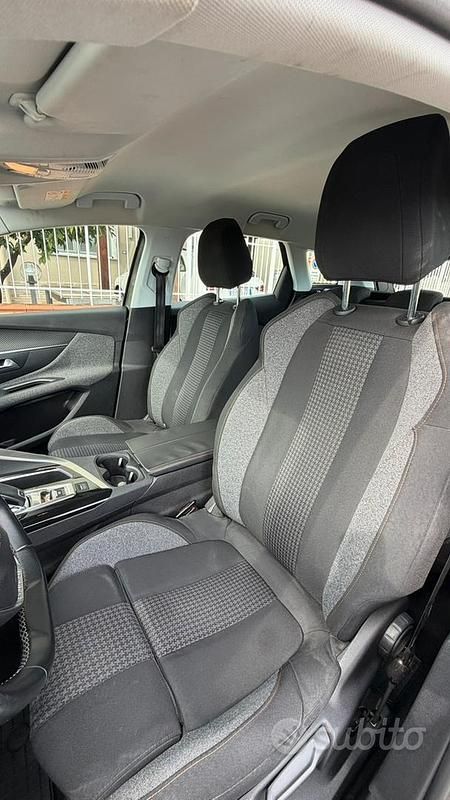 Usata Peugeot 3008 S 130 CV (95 kW) 2018 Grigio SUV