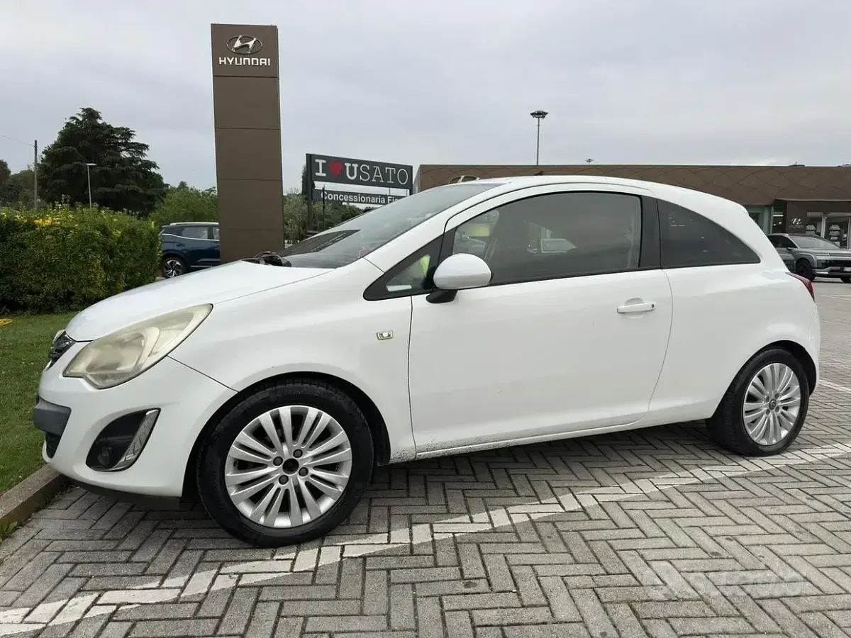 Occasion Opel Corsa 85 ch (62 kW) 2011 Blanc Citadine
