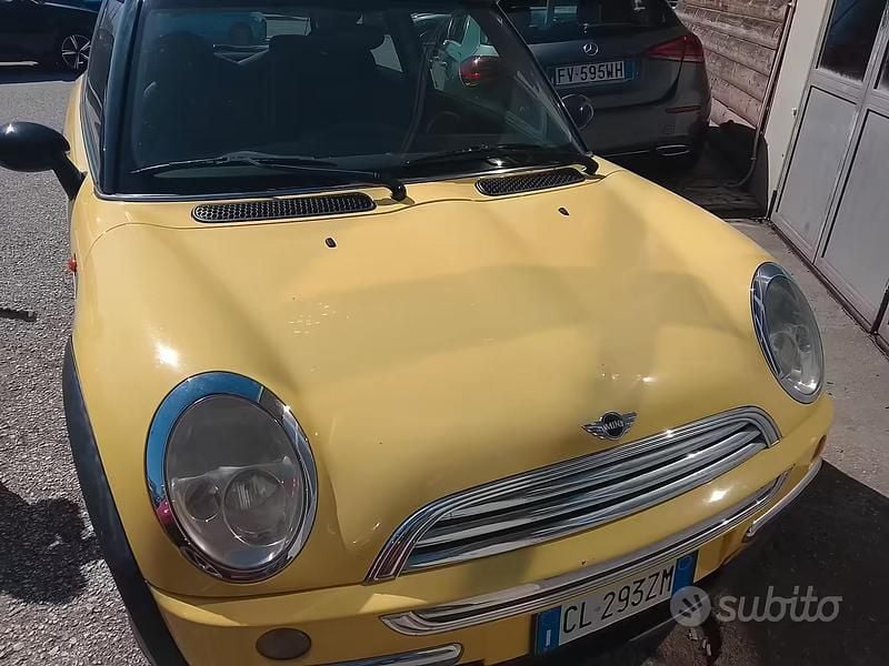 Usata Mini Cooper 75 CV (55 kW) 2004 Giallo Utilitaria