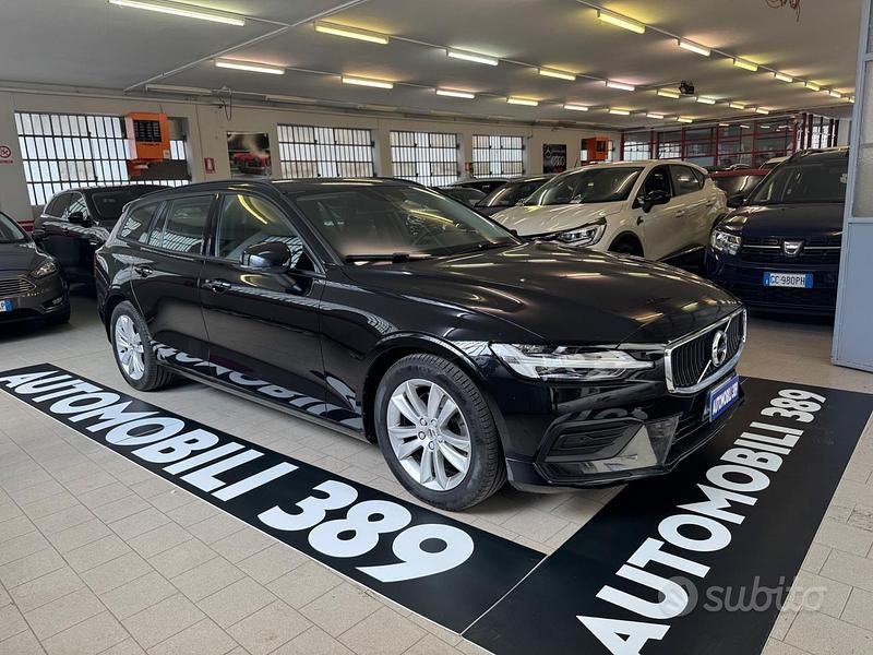 Nero Usata 2021 Volvo V60 Business Edition Station wagon | 16.990 € (Ottimo prezzo) - Immagine 1/4