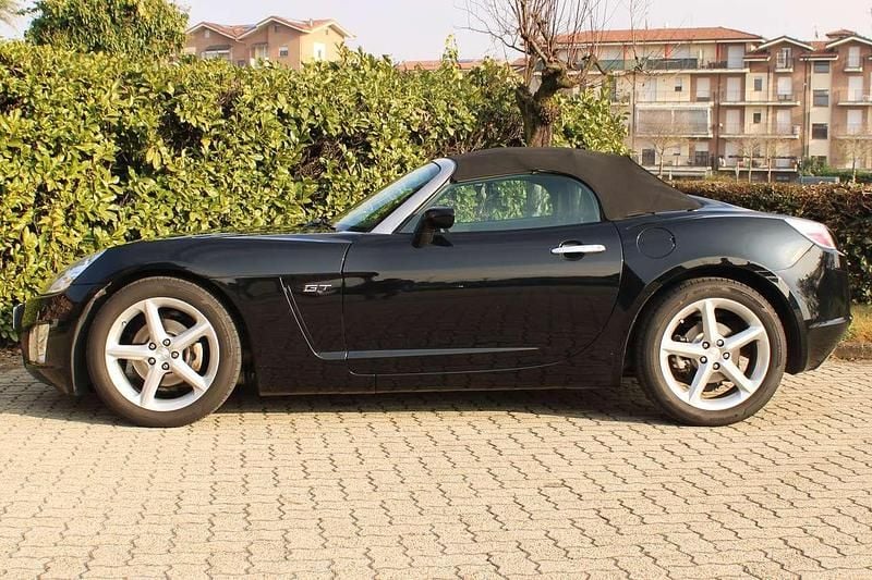 Usata Opel GT 264 CV (194 kW) 2008 Onyxschwarz Cabrio