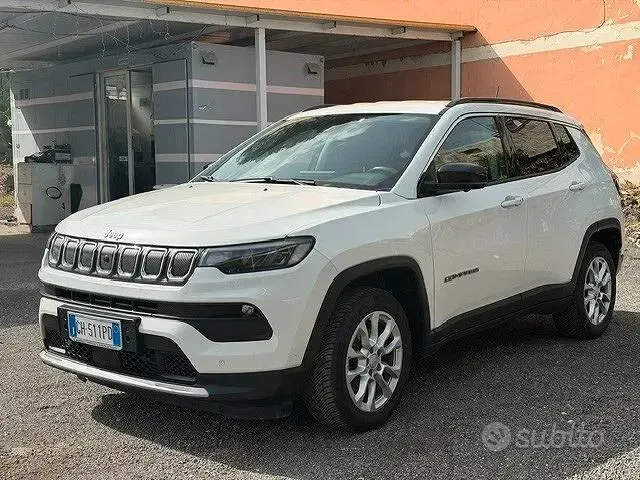 Begagnad Jeep Compass Limited 131 HK (96 kW) 2022 Vit SUV