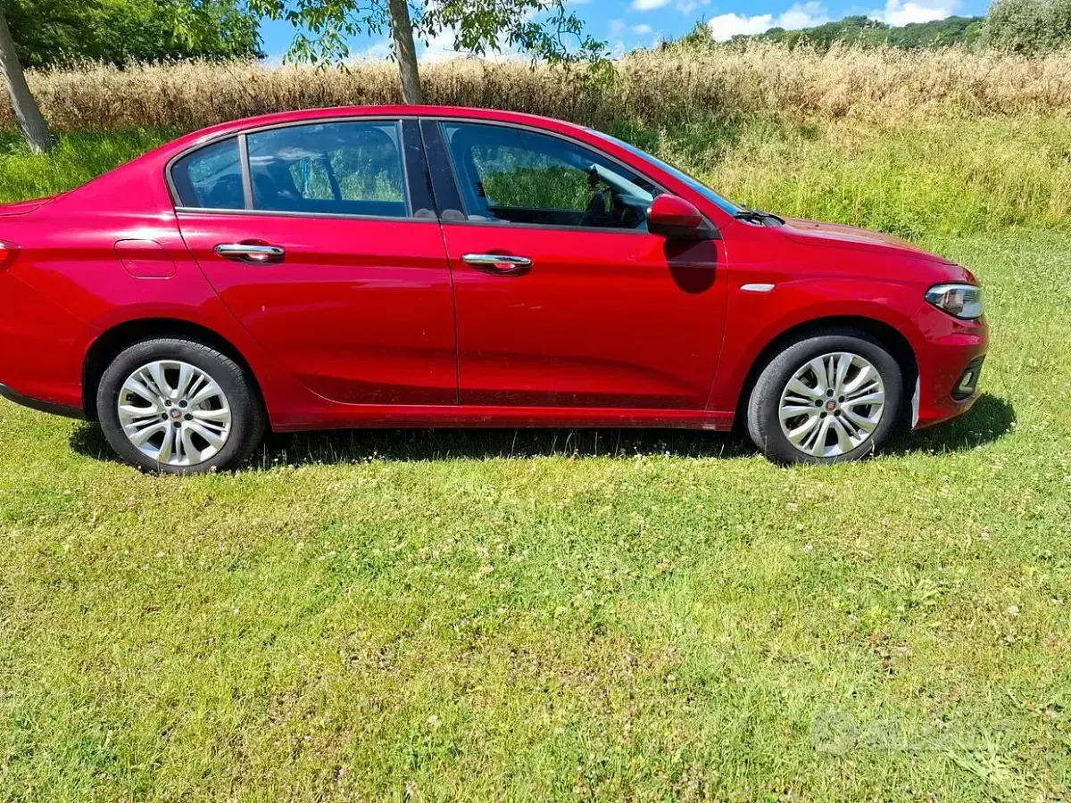 Usata Fiat Tipo 95 CV (69 kW) 2016 Rosso Berlina
