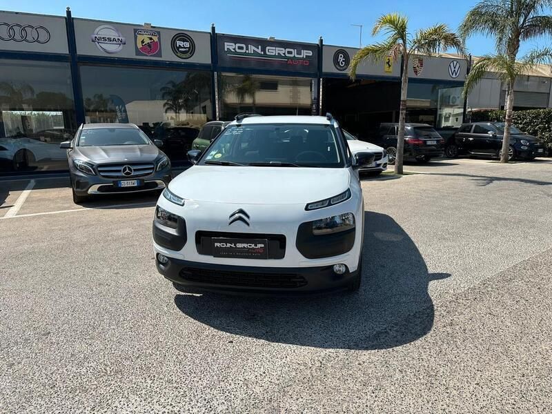 Bianco Usata 2017 Citroën C4 Cactus Feel Due volumi | 8500 € (Buon prezzo) - Immagine 1/4