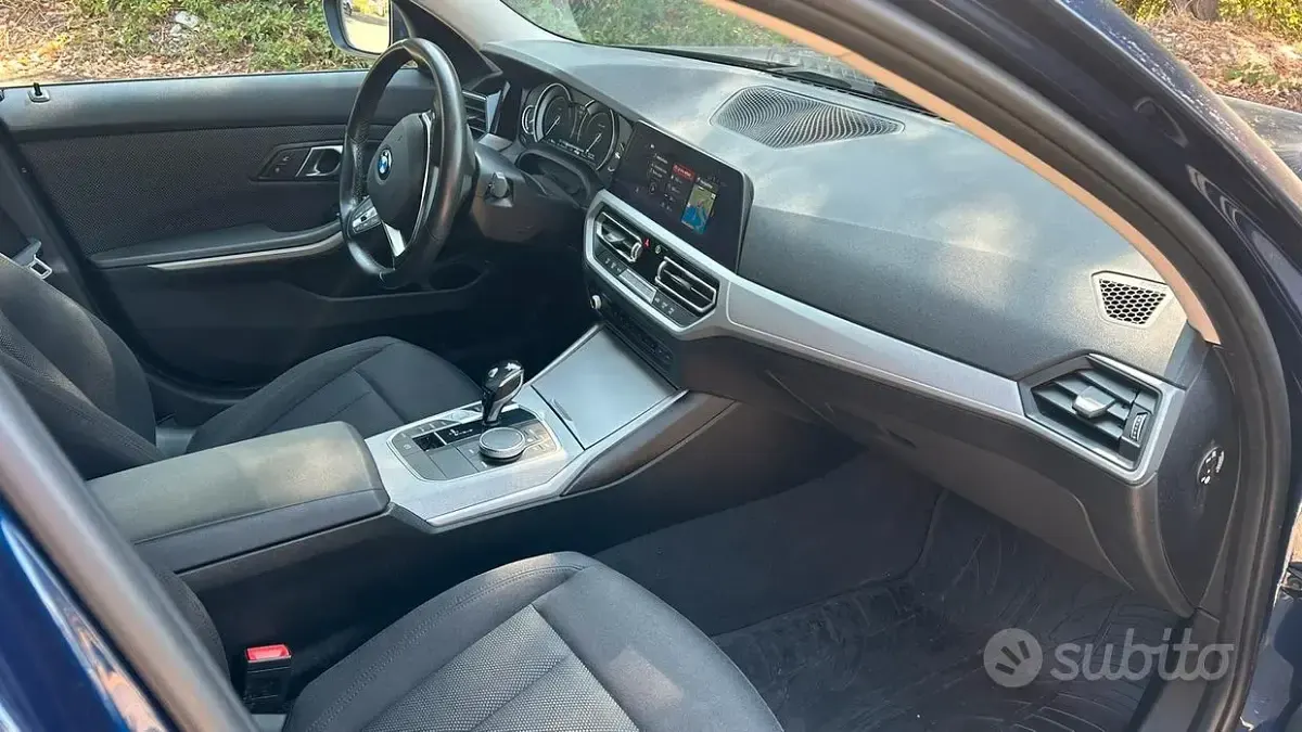 Usata BMW 320 Advantage 190 CV (139 kW) 2019 Bluazzurro Station wagon