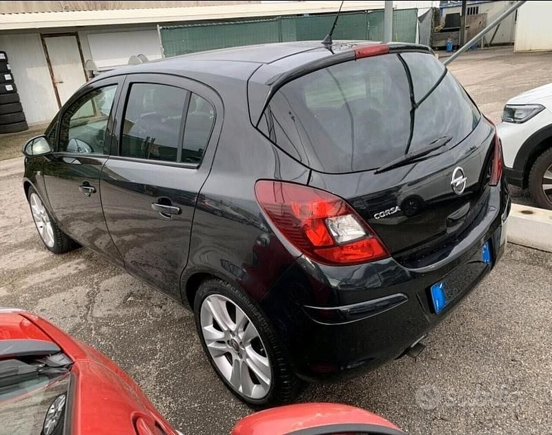 Usata Opel Corsa Sport 85 CV (62 kW) 2014 Grigio Utilitaria