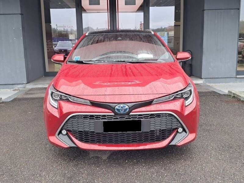 Usata Toyota Corolla Lounge 153 CV (112 kW) 2019 Rosso Station wagon