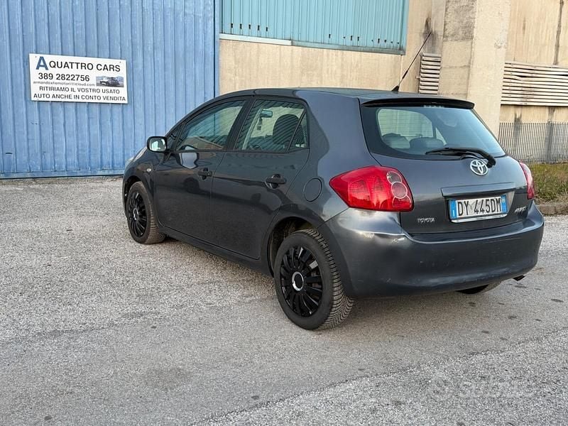 Usata Toyota Auris 96 CV (70 kW) 2009 Nero Utilitaria